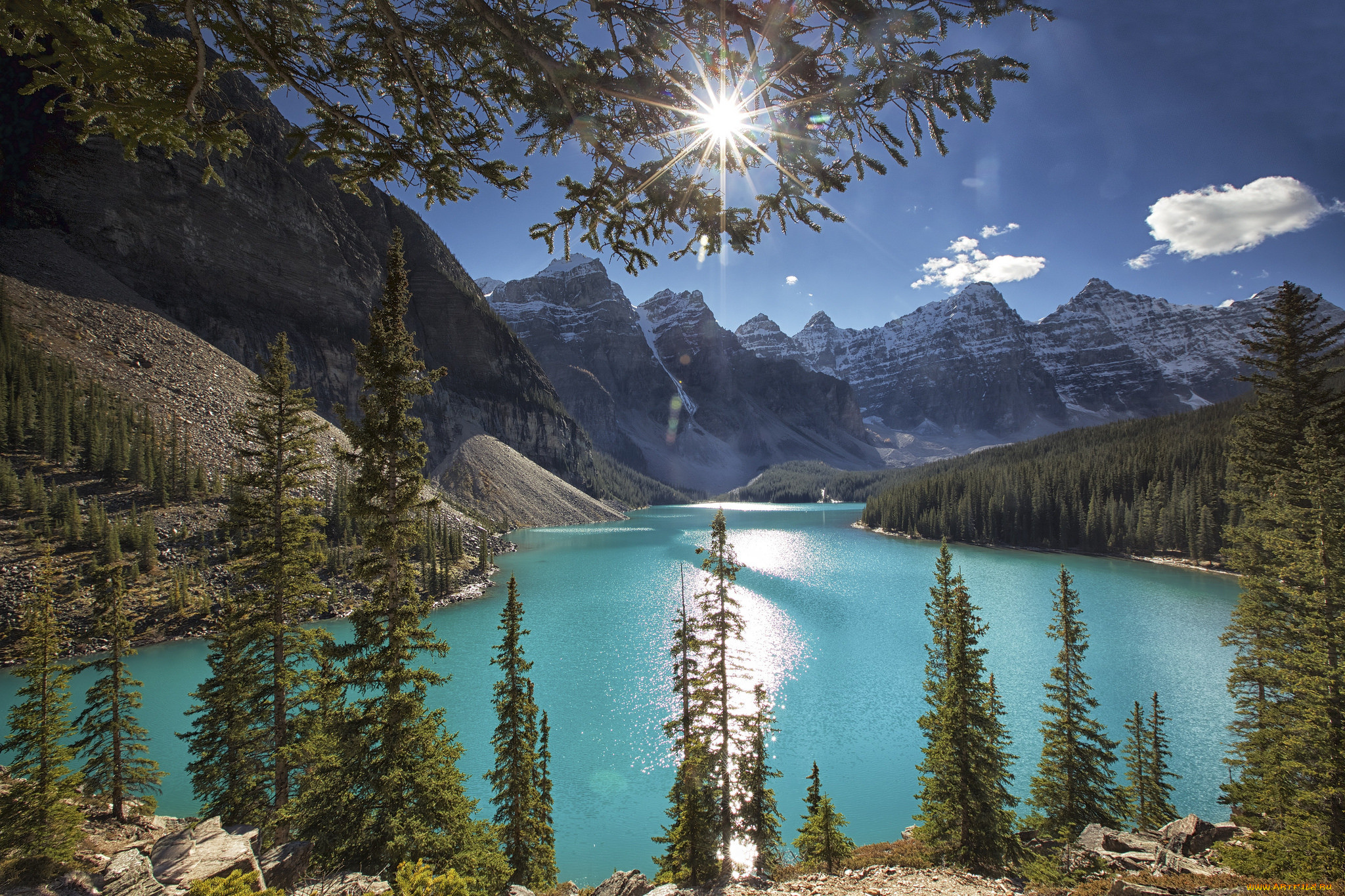 Природа 2 часа. Озеро Moraine Канада. Ледниковое озеро Морейн. Природа Морейн, Канада. Канада Банф Морейн осенью.